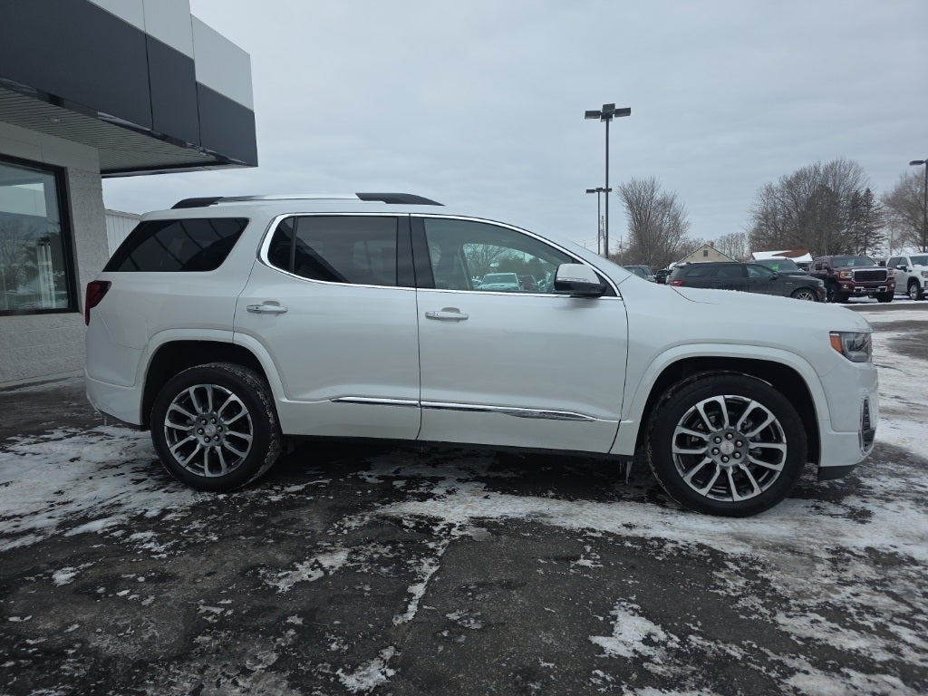 2023 GMC Acadia Denali