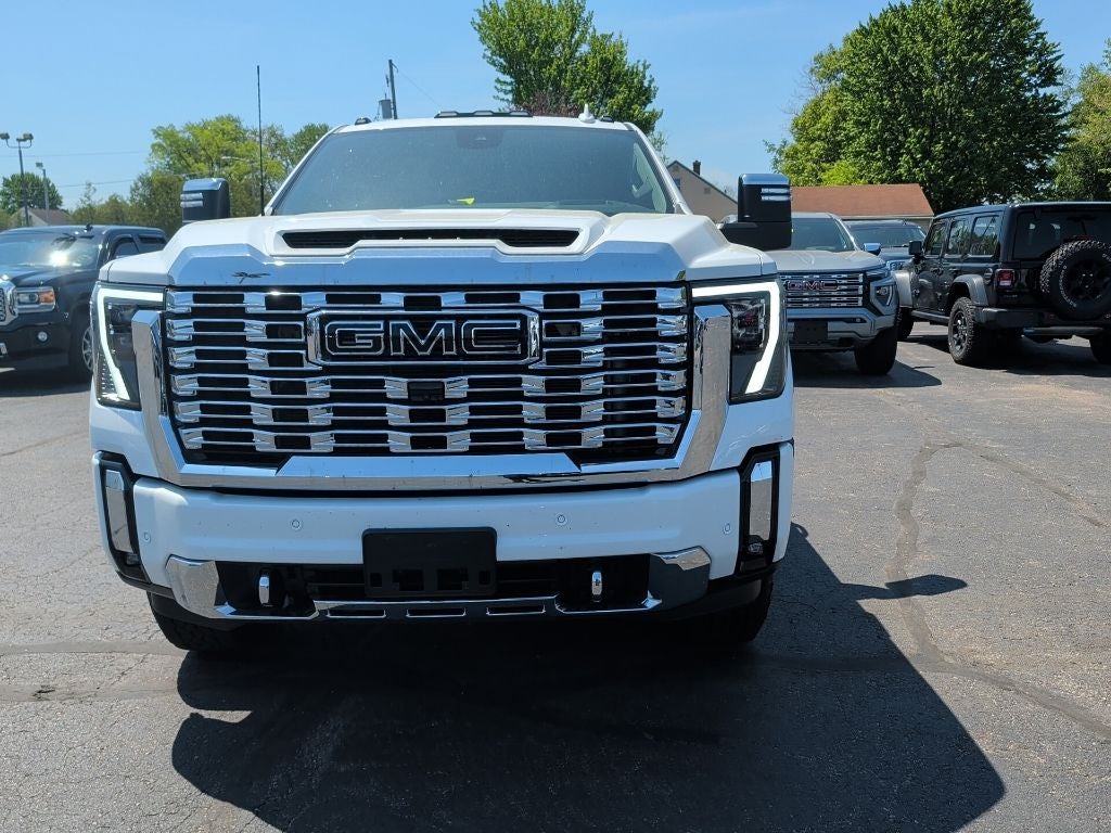 2025 GMC Sierra 3500HD Denali