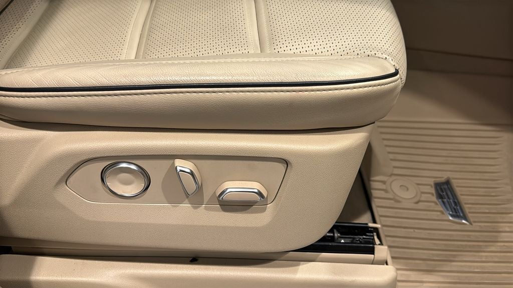 2023 Cadillac Escalade ESV Premium