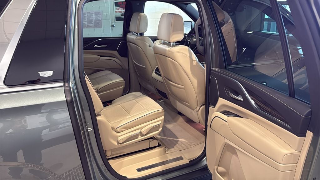 2023 Cadillac Escalade ESV Premium