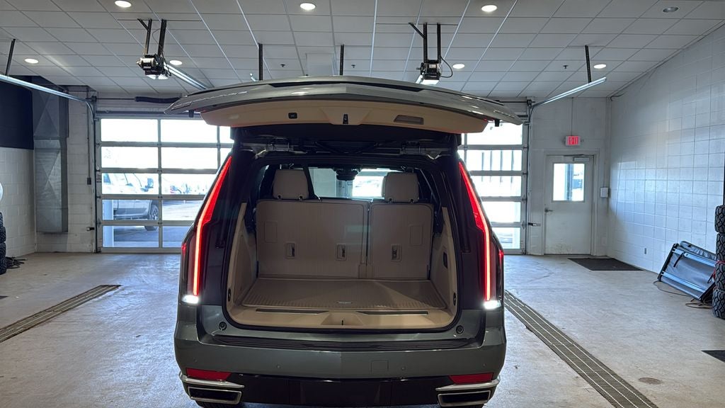 2023 Cadillac Escalade ESV Premium