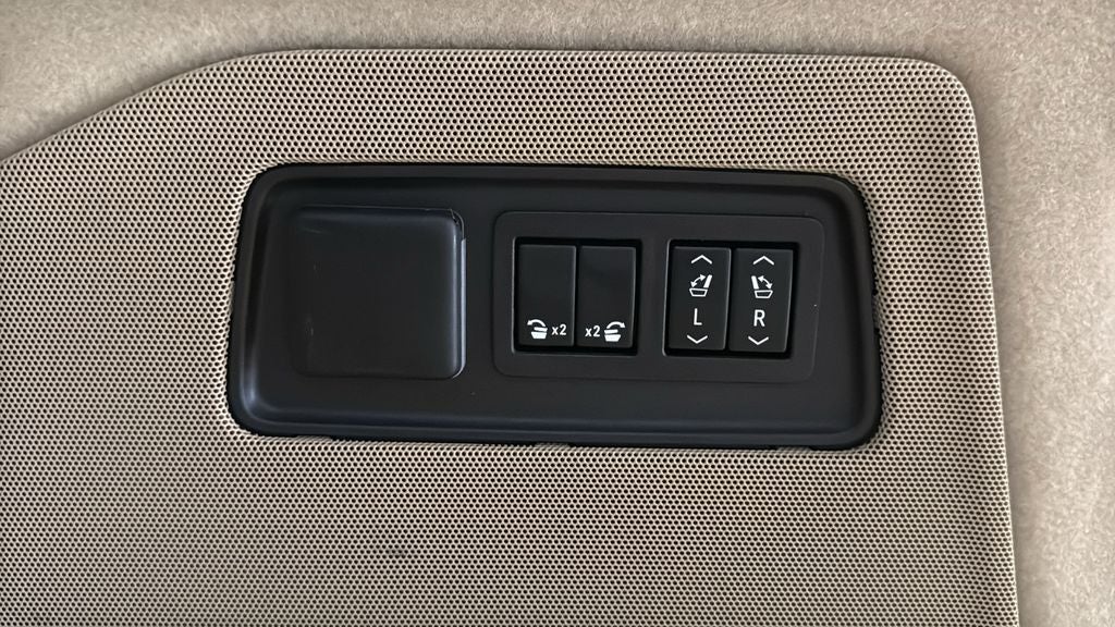 2023 Cadillac Escalade ESV Premium