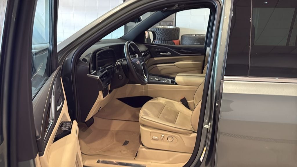 2023 Cadillac Escalade ESV Premium