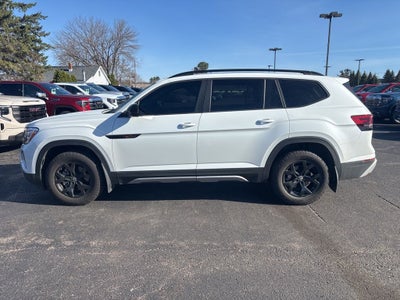 2024 Volkswagen Atlas 2.0T Peak Edition SEL