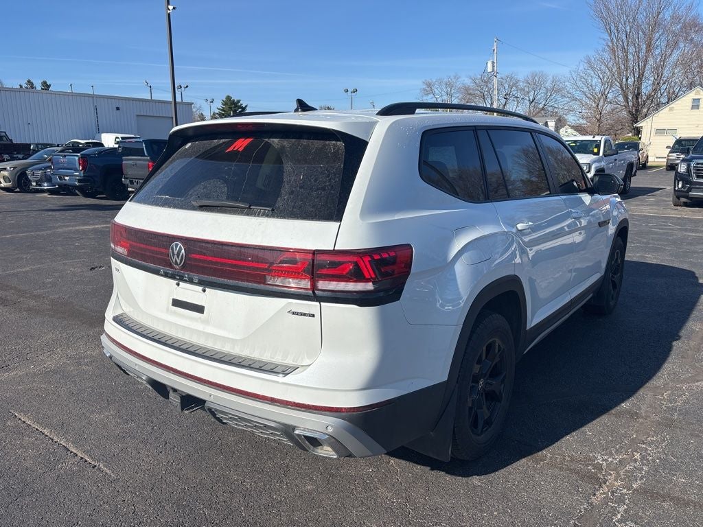 2024 Volkswagen Atlas 2.0T Peak Edition SEL