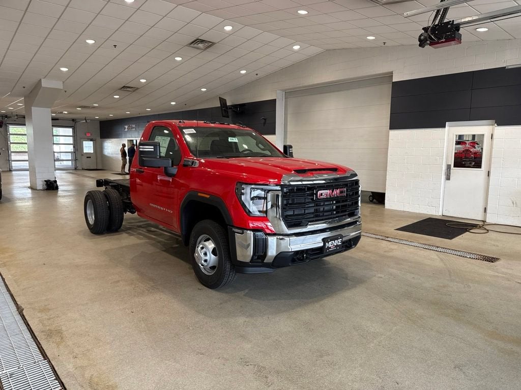 2026 GMC Sierra 3500 HD Chassis Cab Pro