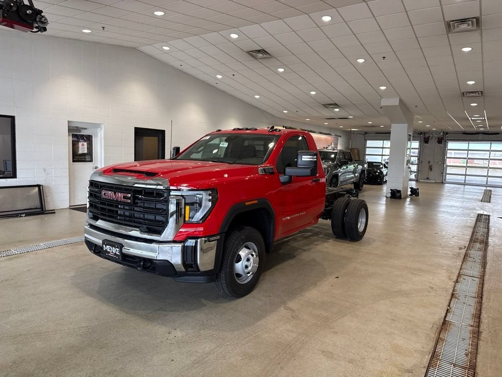 2026 GMC Sierra 3500 HD Chassis Cab Pro