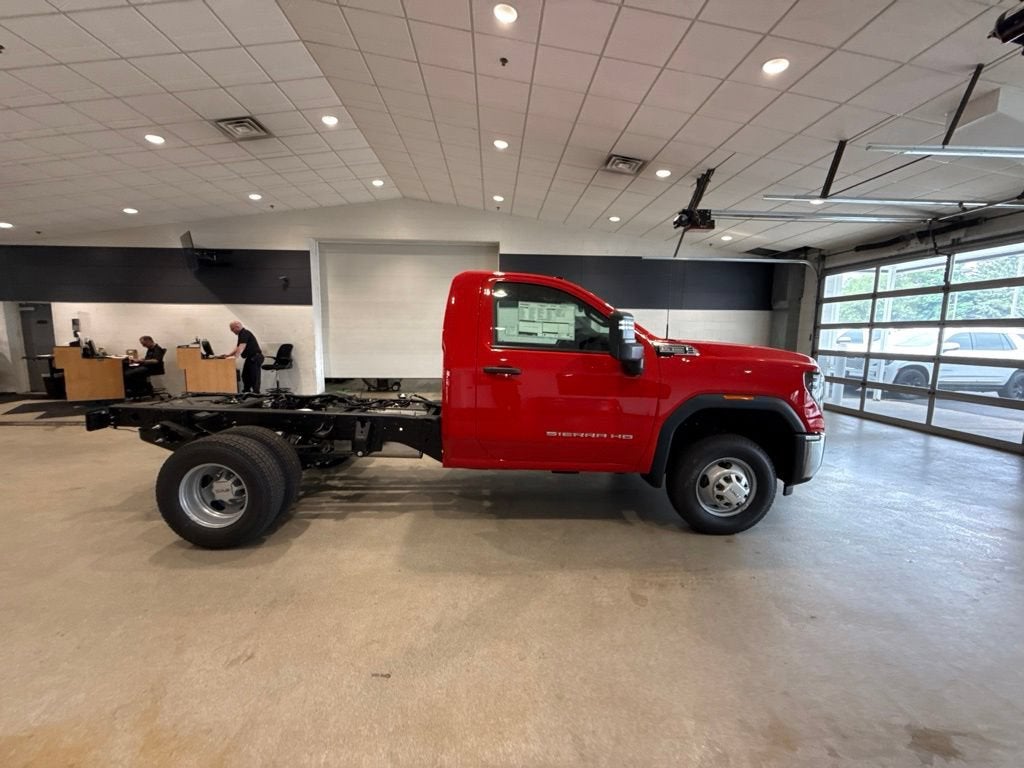 2026 GMC Sierra 3500 HD Chassis Cab Pro