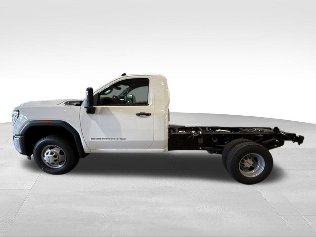 2026 GMC Sierra 3500 HD Chassis Cab Pro