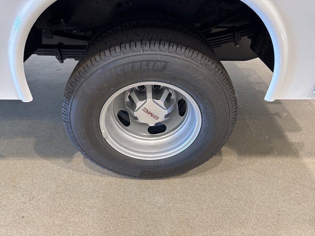 2025 GMC Sierra 3500 HD Chassis Cab Pro