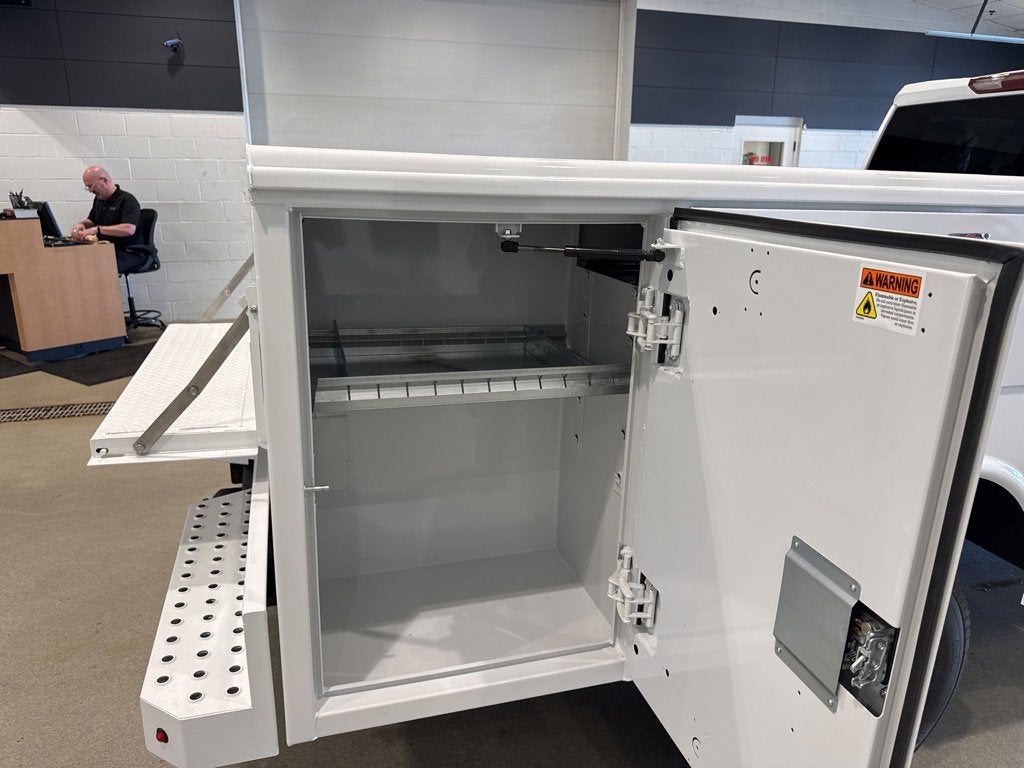 2025 GMC Sierra 3500 HD Chassis Cab Pro