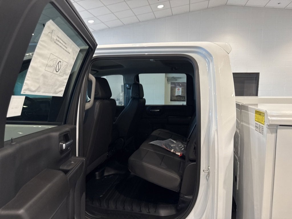 2025 GMC Sierra 3500 HD Chassis Cab Pro