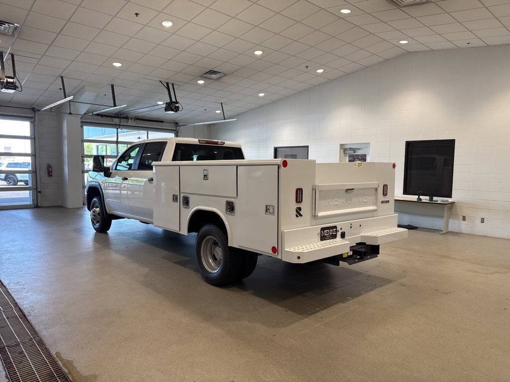 2025 GMC Sierra 3500 HD Chassis Cab Pro