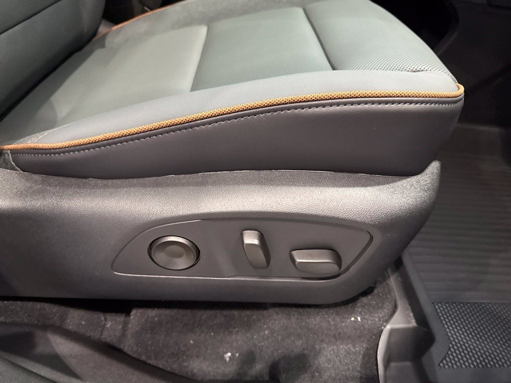 2027 GMC Acadia AT4