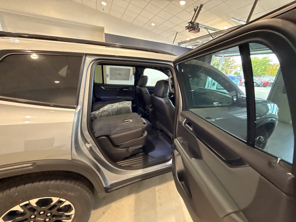 2027 GMC Acadia AT4