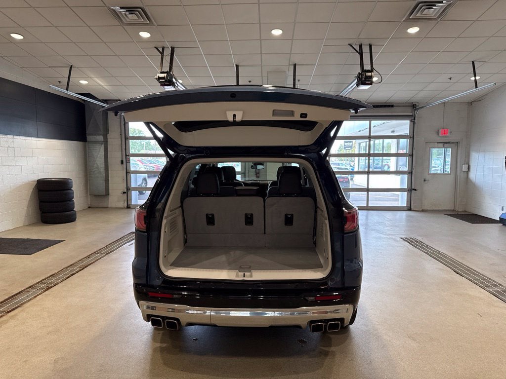 2024 GMC Acadia Denali