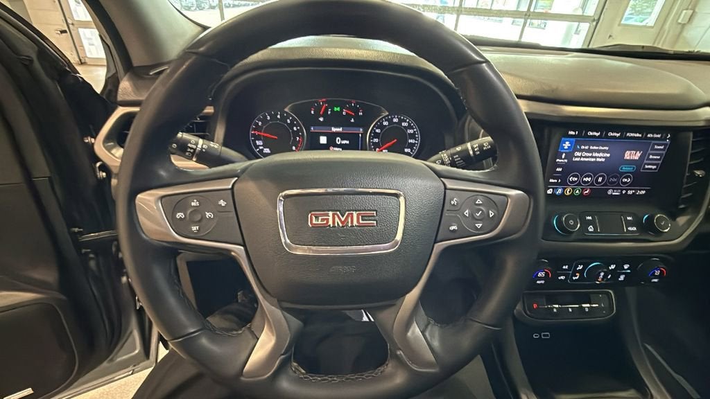 2023 GMC Acadia AT4