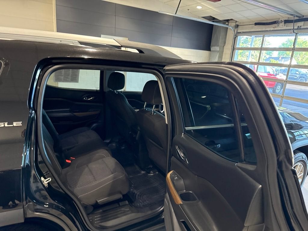 2017 GMC Acadia SLE