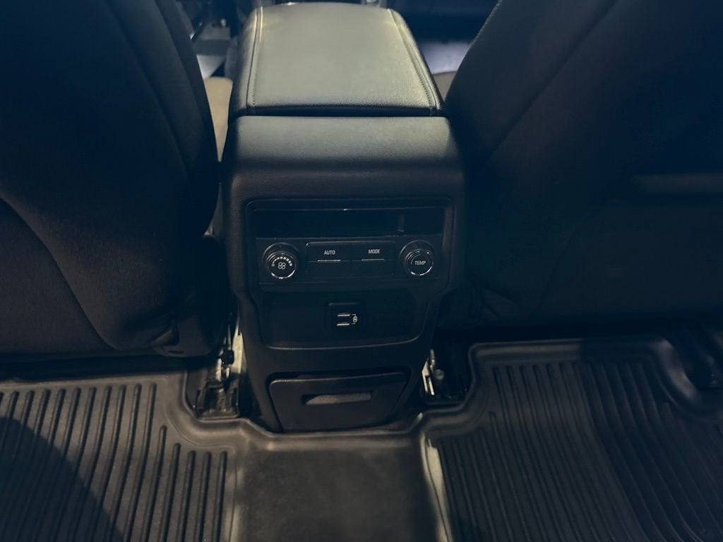 2017 GMC Acadia SLE
