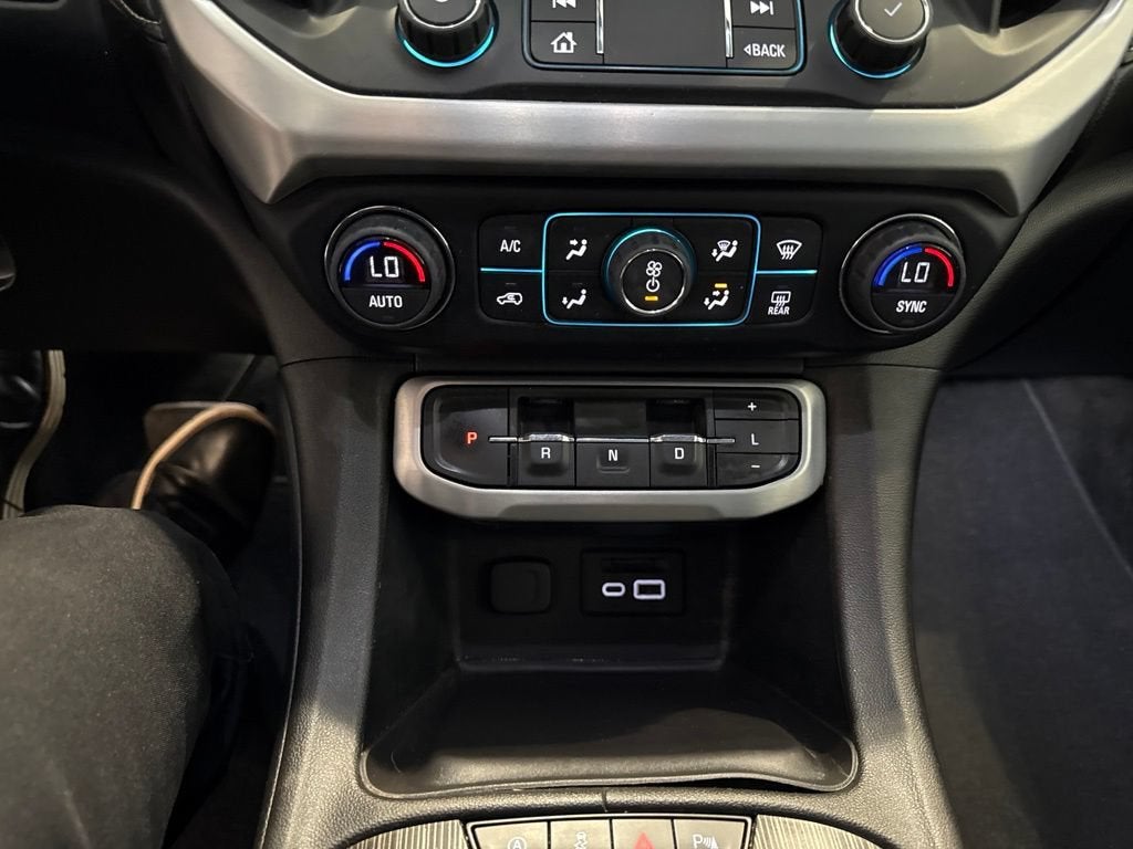 2021 GMC Acadia SLT