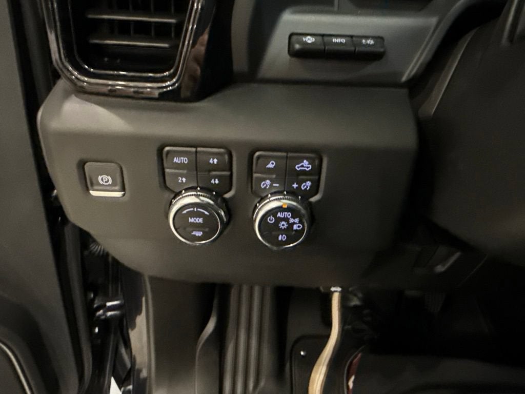 2024 GMC Sierra 3500 HD AT4