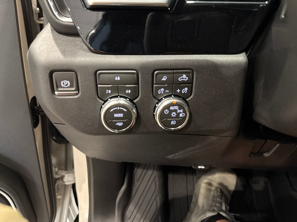 2026 GMC Sierra 3500 HD SLE