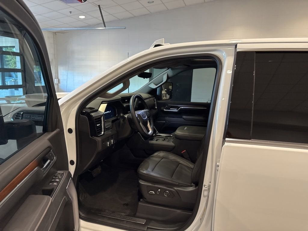 2025 GMC Sierra 3500 HD Denali