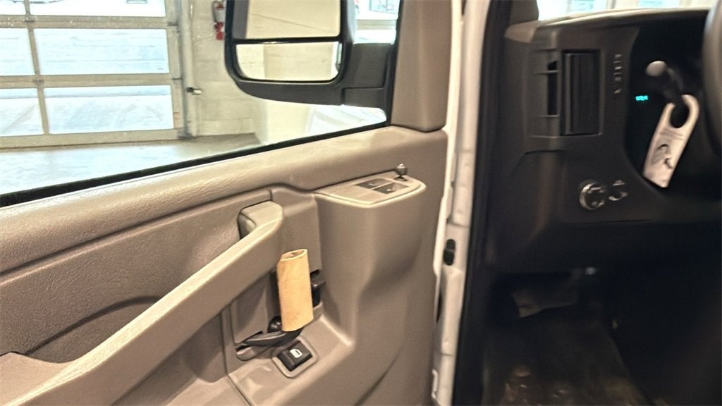 2025 GMC Savana Cargo 3500 Work Van