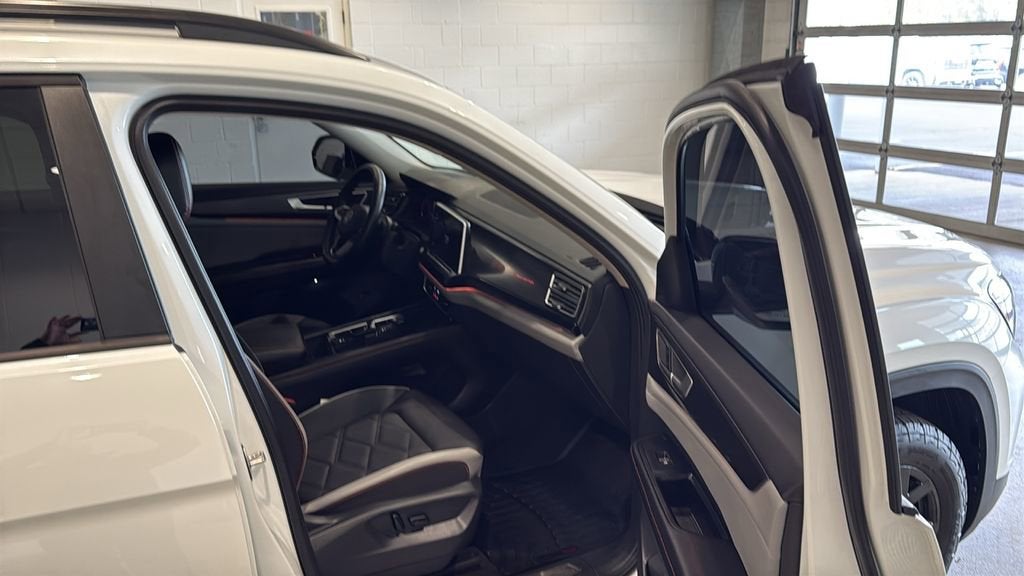 2024 Volkswagen Atlas 2.0T Peak Edition SEL