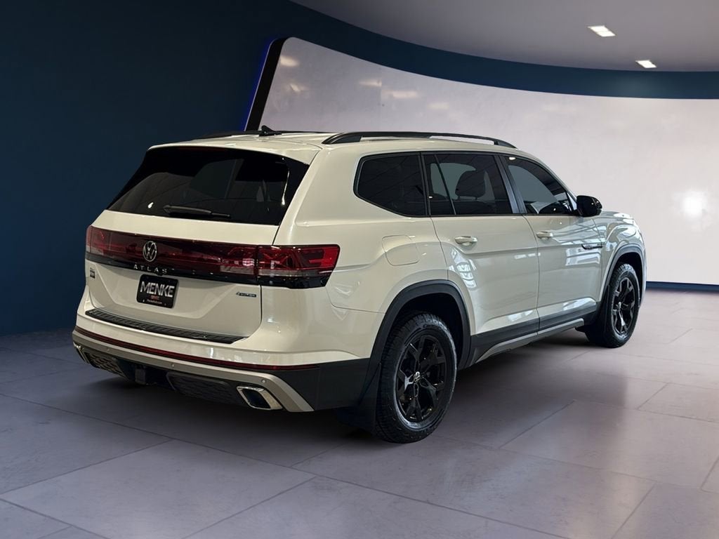 2024 Volkswagen Atlas 2.0T Peak Edition SEL