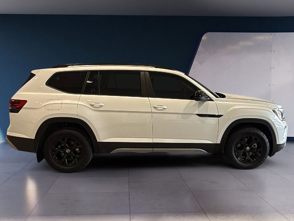 2024 Volkswagen Atlas 2.0T Peak Edition SEL