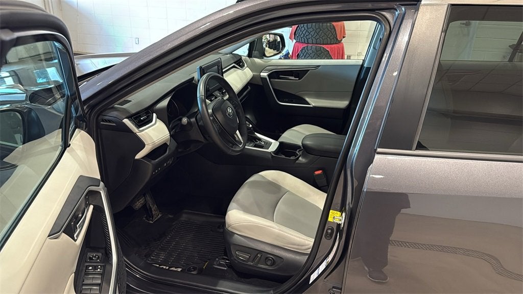 2019 Toyota RAV4 XLE Premium