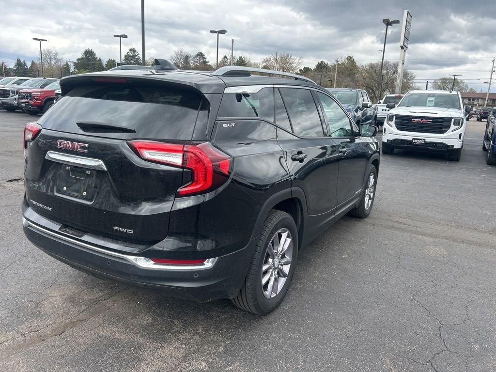 2023 GMC Terrain SLT