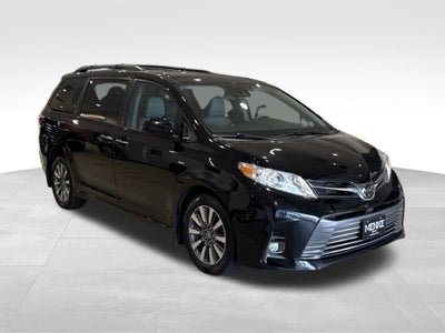 2020 Toyota Sienna XLE