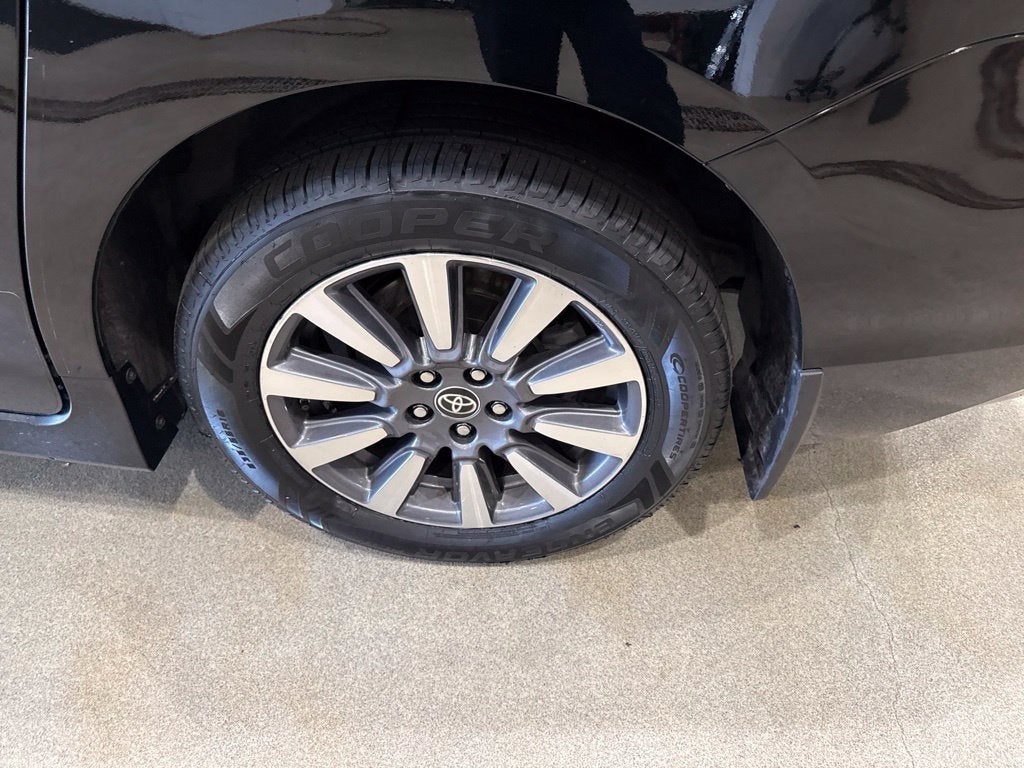 2020 Toyota Sienna XLE