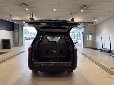 2020 Toyota Sienna XLE