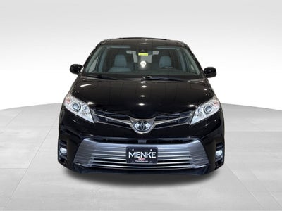 2020 Toyota Sienna XLE
