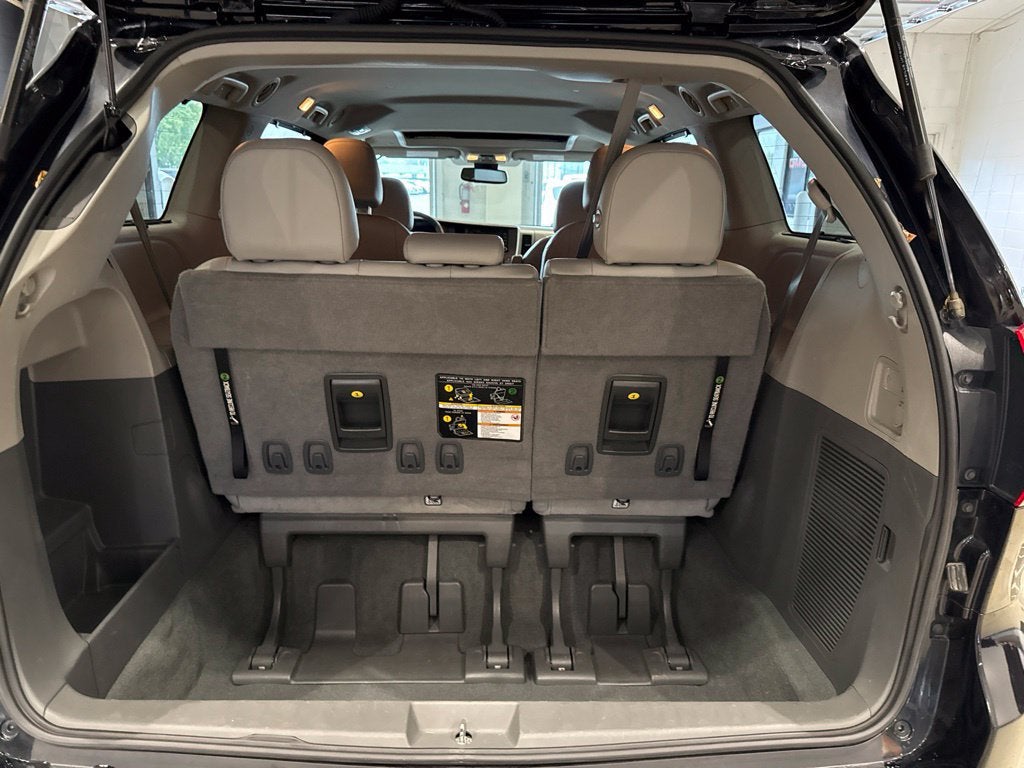 2020 Toyota Sienna XLE