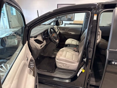 2020 Toyota Sienna XLE
