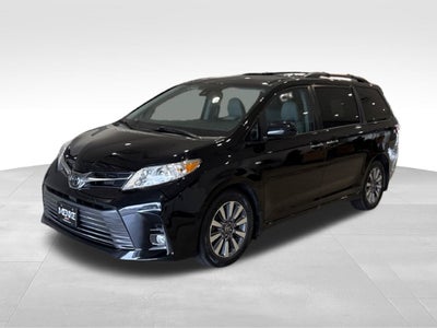 2020 Toyota Sienna XLE