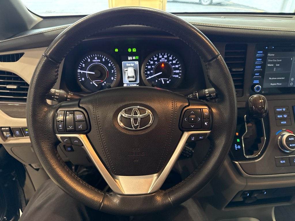 2020 Toyota Sienna XLE