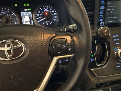 2020 Toyota Sienna XLE