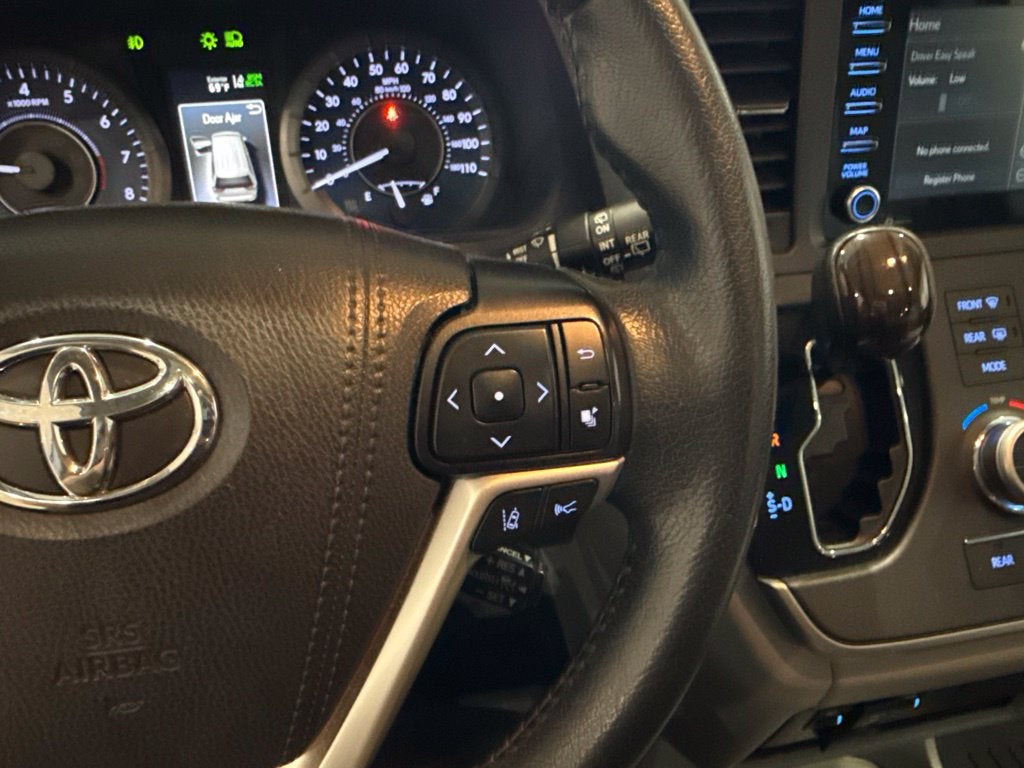 2020 Toyota Sienna XLE