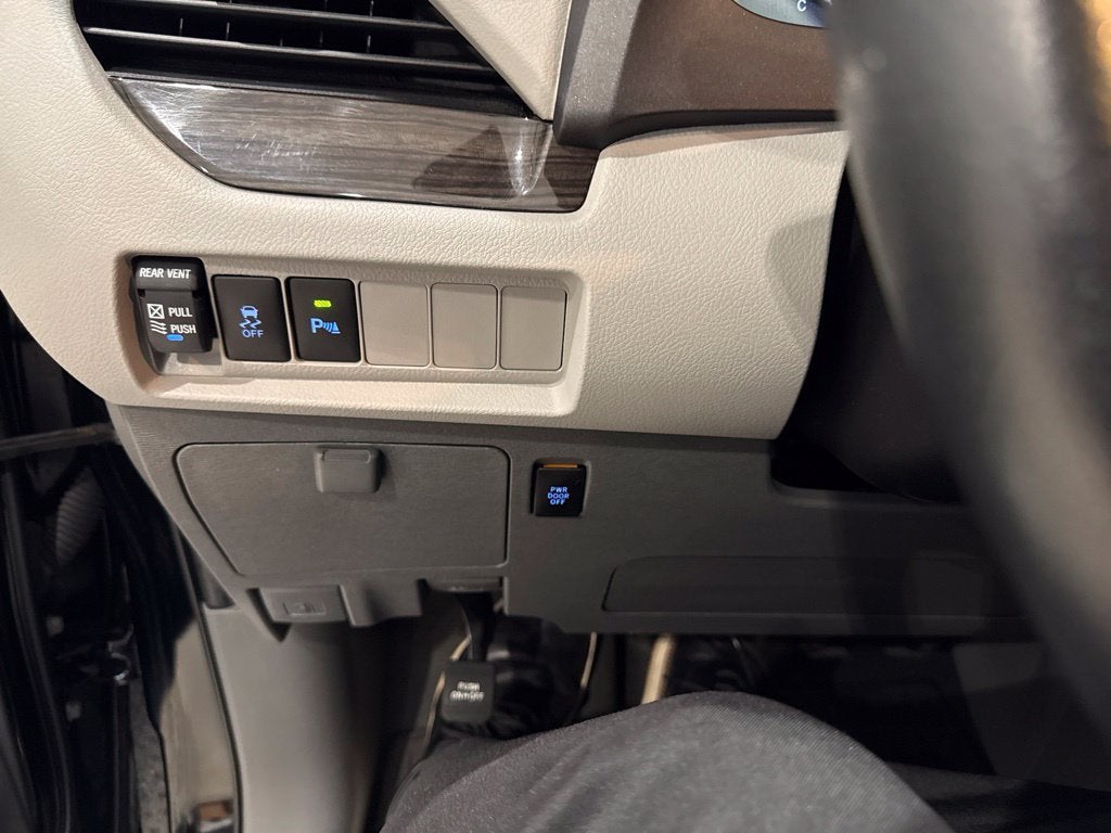 2020 Toyota Sienna XLE