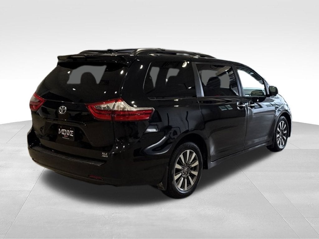 2020 Toyota Sienna XLE