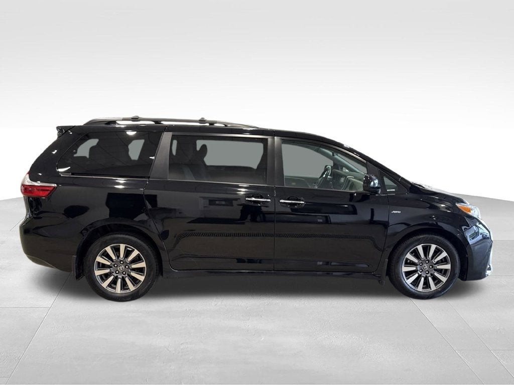 2020 Toyota Sienna XLE