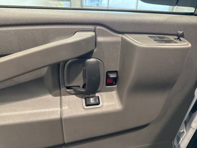 2025 GMC Savana Cutaway 3500 1WT